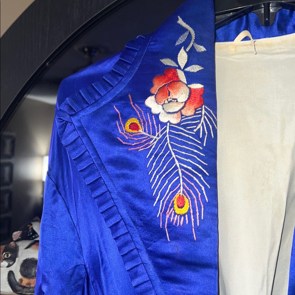 Vintage Embroidered Robe STUNNING - Picture 11 of 17
